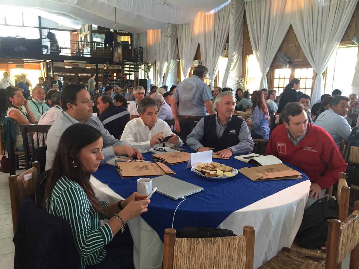 Con gran convocatoria se desarrolla Taller Modernización del Agro: Adaptación al #CambioClimatico, que organiza <a href="/INDAP_Chile/">INDAP_Chile</a>, con 131 agricultores de la Prov. de Melipilla, el Dir. Nacional, Seremi <a href="/jpguilisasti/">José P. Guilisasti</a> funcionarios y asesores; enfocado en gestión del agua y de riesgos