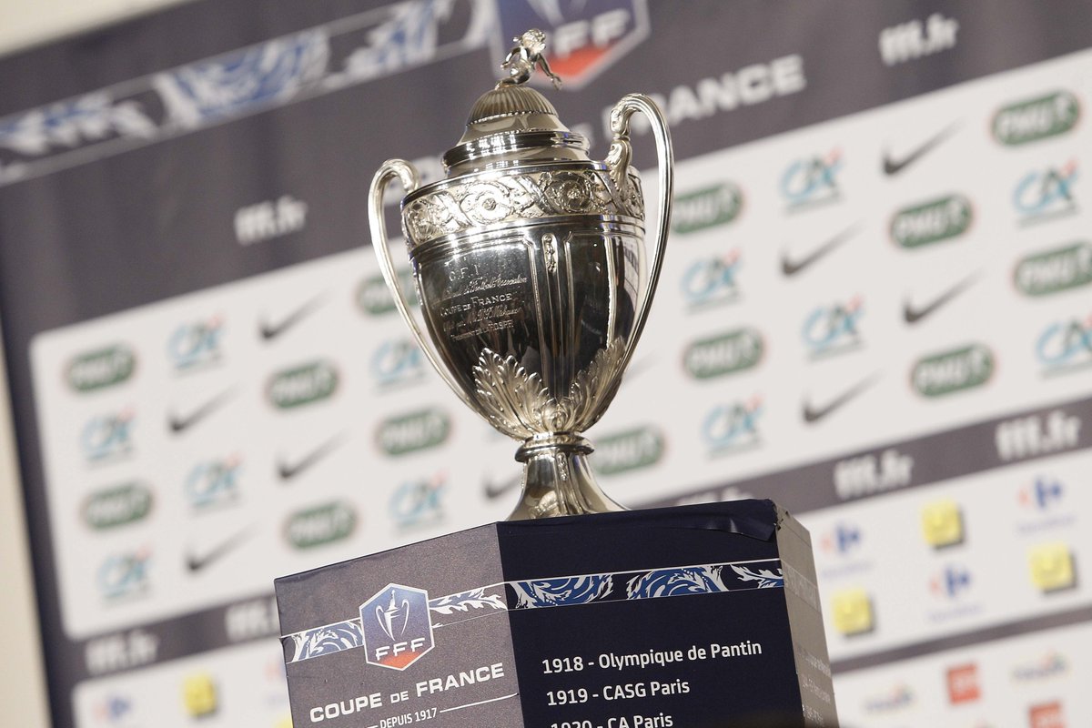 🚨🎁 Derniers cadeaux du jour 🚨🎁

On vous offre 4 places pour le choc des 16es de finale de Coupe de France entre le FC Nantes et l'OL samedi à 20h55 au stade de la Beaujoire !

RT et Follow pour tenter votre chance 😉

#FCNOL