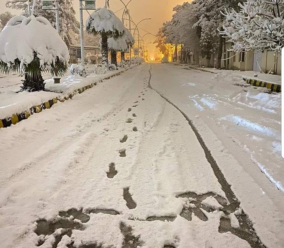 Nadiabaloch461's tweet photo. this is not Switzerland...🇨🇭

it is My Quetta ❤❤ https://t.co/fTzZytywIX