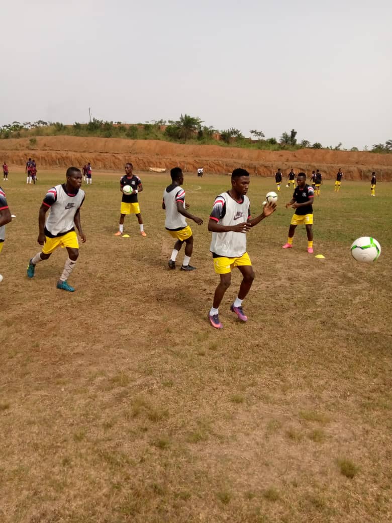 youngwisefc's tweet photo. Up Next.........Matchday 2
Warm up session ahead of kick off.
We are ready for Kotoku Royals Fc
Agenda 3 points.
Your predictions?????
ππππ
#OdaStadium
#YoungWiseFc https://t.co/eoNrLsuMLw