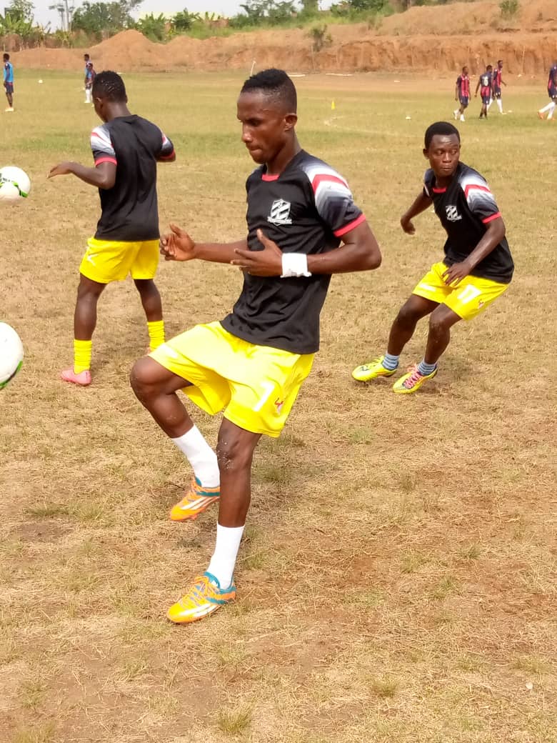 youngwisefc's tweet photo. Up Next.........Matchday 2
Warm up session ahead of kick off.
We are ready for Kotoku Royals Fc
Agenda 3 points.
Your predictions?????
ππππ
#OdaStadium
#YoungWiseFc https://t.co/eoNrLsuMLw