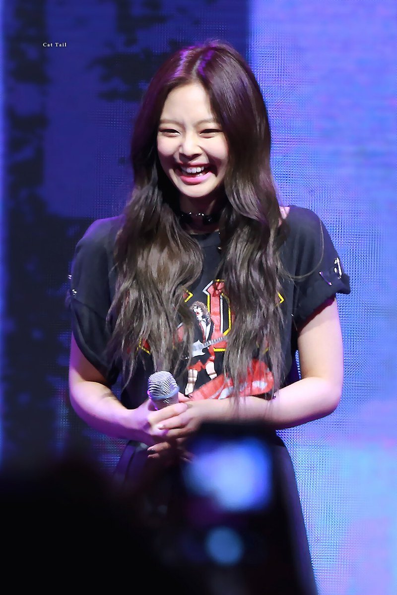 JENNIE THAILAND ♡ tweet media
