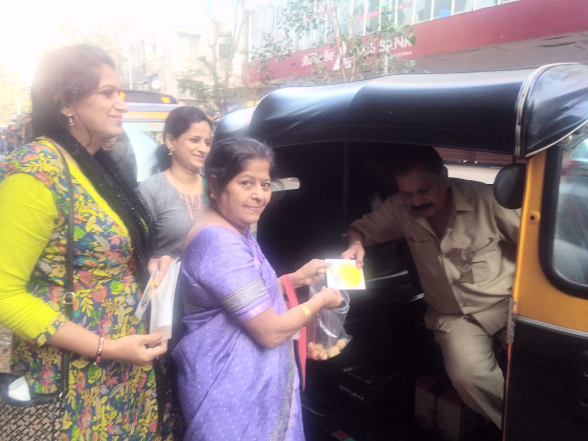AnamPremParivar's tweet photo. @AnamPremParivar family celebrated Makar sankara with Auto driver frinds. Thanking them for there service through the year https://t.co/A04O44eb9L