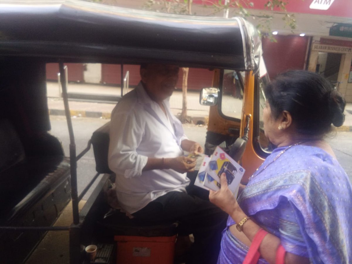 AnamPremParivar's tweet photo. @AnamPremParivar family celebrated Makar sankara with Auto driver frinds. Thanking them for there service through the year https://t.co/A04O44eb9L