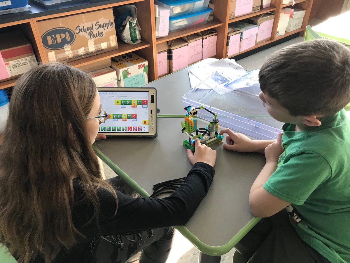 Building and programming our pollinators ! #wearebethpage