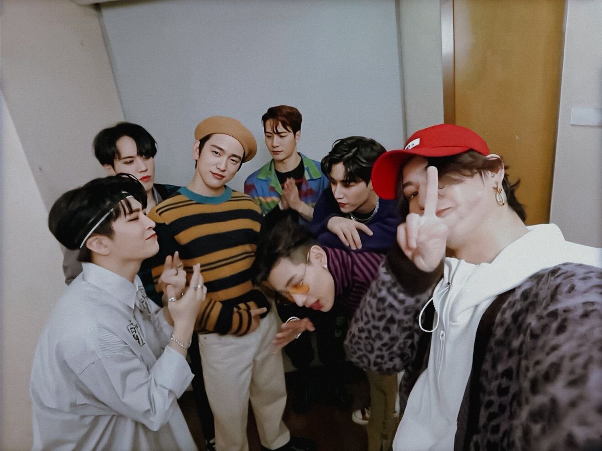 hollapjy's tweet photo. happy 6th anniversary to my favorite boys in this planet (after my dad) 🤩✊🏻 you guys have been more than my medicines, let’s only walk on the flower path got7 and ahgases made 🥳💚

#6YearsSpinningWithGOT7
#6thPageWithGOT7
#갓세븐과_함께하는_6번째_페이지
#GOT7 @GOT7Official https://t.co/rkQAtm6bok
