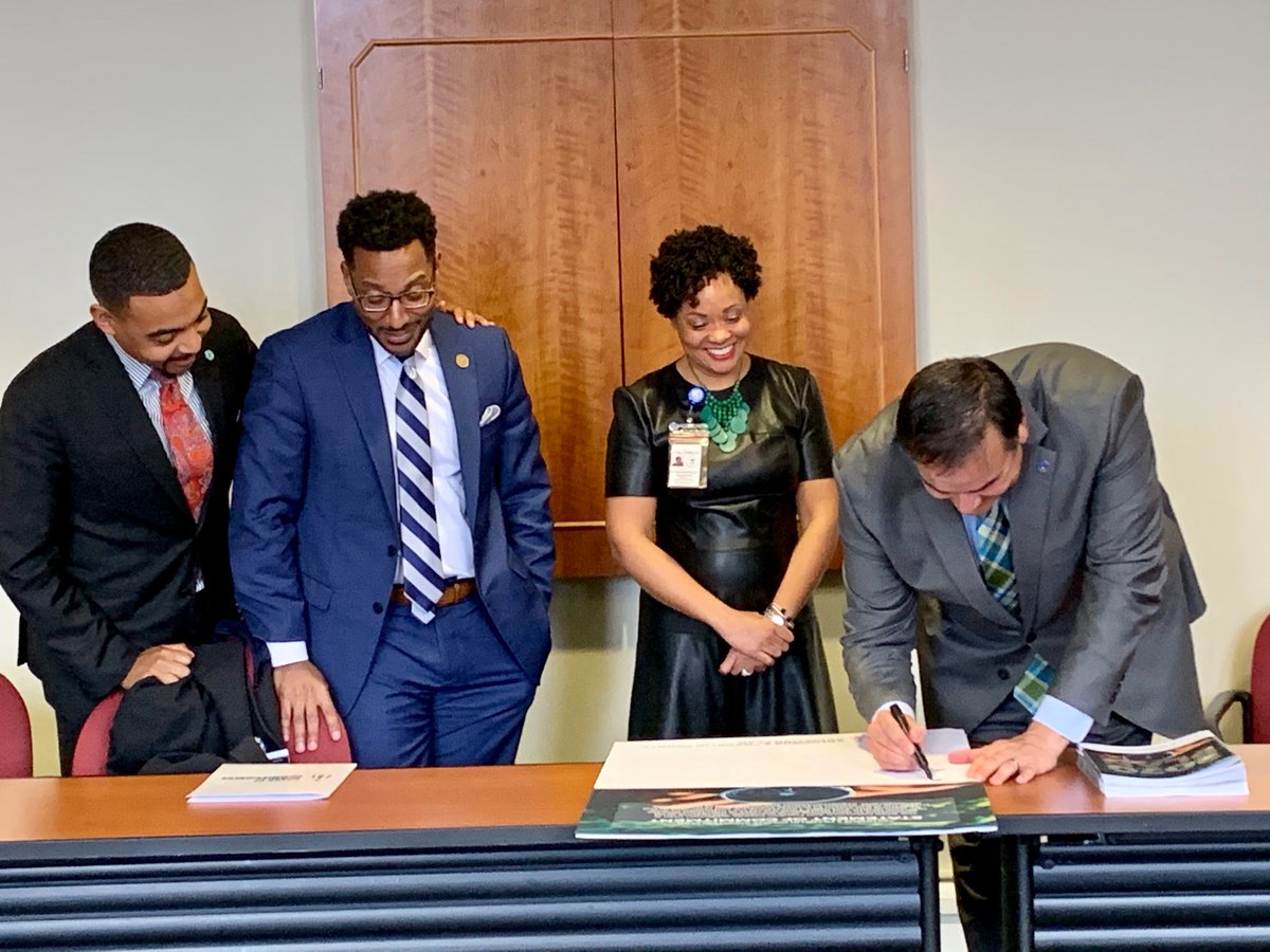 DrMRoberts's tweet photo. Yesterday, @ColumbusHealth joined city, county and community partners to roll out the 2020 Columbus and Franklin County Addiction Plan. Together, we can address the opiate epidemic and reduce stigma, protect health and save lives in our community. https://t.co/FqBhsHz0P9