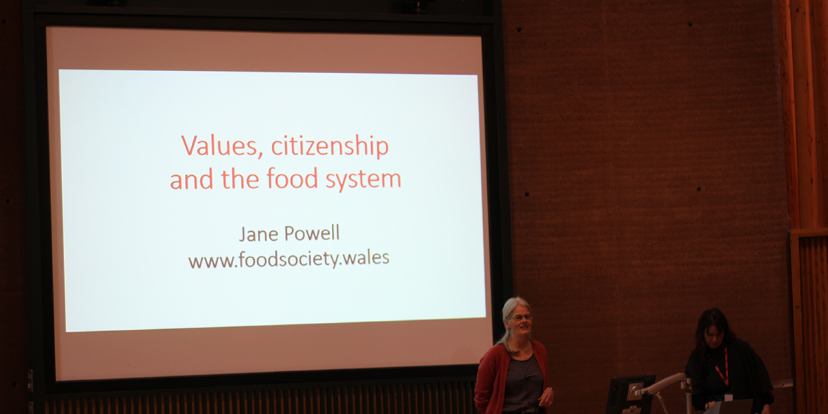 centre_alt_tech's tweet photo. Nice to have @janebrynonnen back to talk to #CATstudents on 'Values, Citizenship and the Food System' discussing the need to tap into peoples' existing values to help drive the change our food system needs to become sustainable.
https://t.co/xPsFilrq9F https://t.co/hyWaXObVuz
