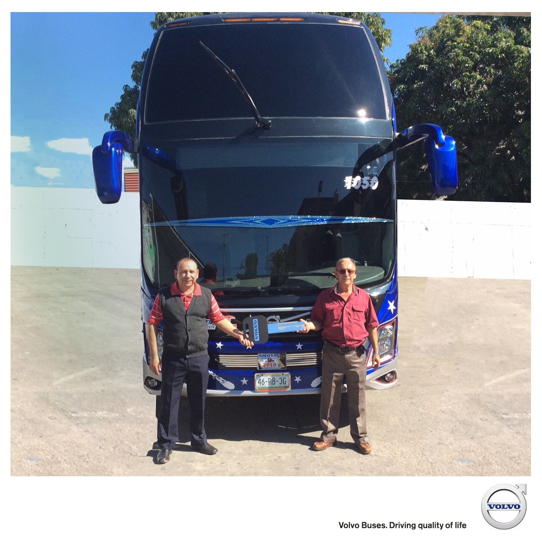VolvoBusesmx's tweet photo. ¡#VolvoBuses se enorgullece de seguir cumpliendo sueños y llevar los transporte a un nivel más alto! Gracias a Transportes de Pasaje San Francisco por unirse a la Familia Volvo con este 9800 DD, que ahora está  listo para recorrer nuevas rutas con ustedes. #VolvoContigo https://t.co/RO0tuocLRR