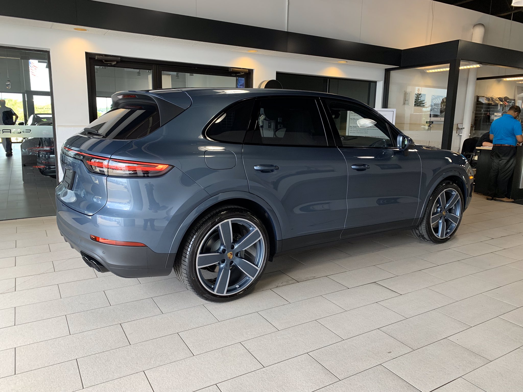 Porsche Farm. Hills on X: 22” Cayenne Sport Classic Wheels in Exterior  Color Biscay Blue! #WheelWednesday #Porsche #CayenneS   / X