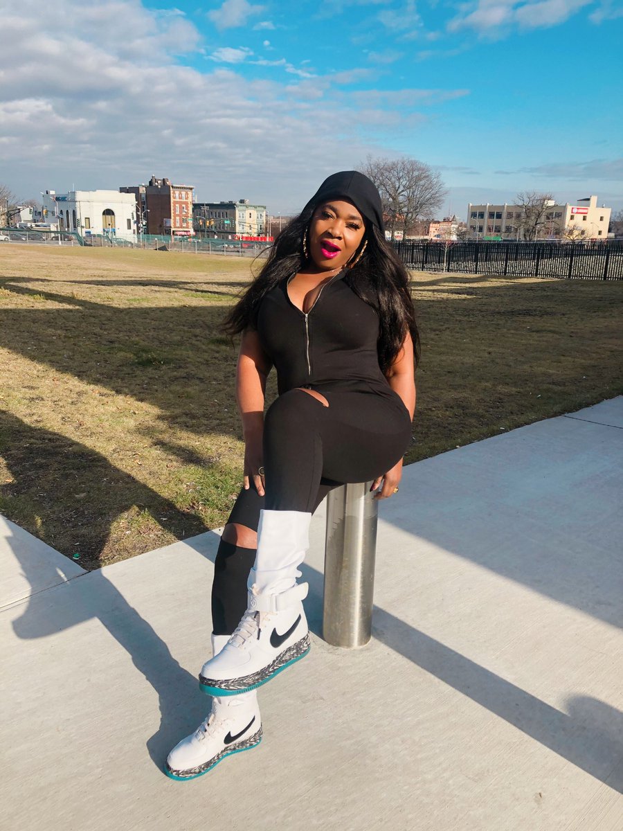 AfroCanddy's tweet photo. Oh wow it’s been years I posted here! How y’all doing? Also follow my main official Twitter @AfroCandy too ok thanks guys https://t.co/CVULtlJ04C