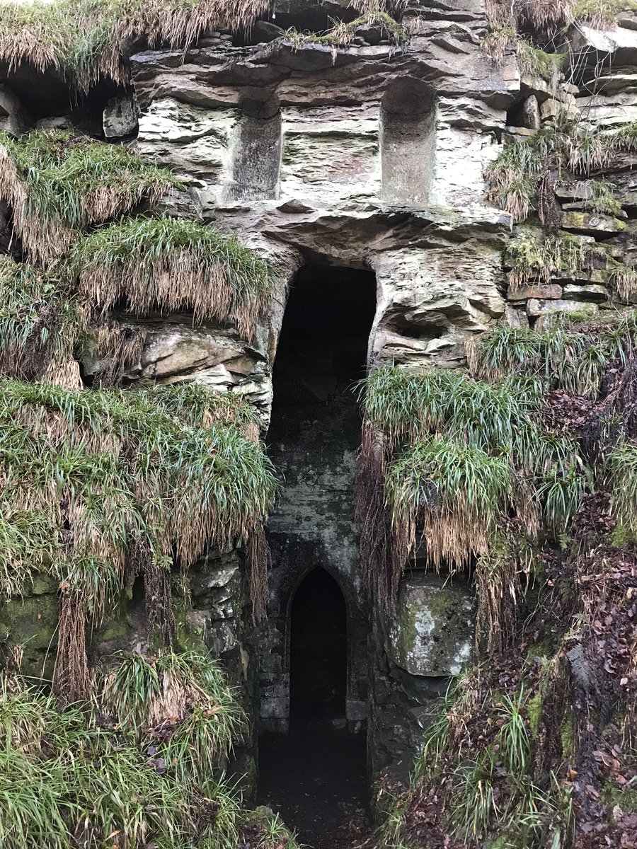 LikeOldTat's tweet photo. Lush blustery walk around the C18th #HartburnGrotto (Adam and Eve sat in the niches) and surrounding countryside. The #AncientRoman #DevilsCauseway ran through here @DrJEBall @_RomanBritain @TrimontiumTrust @Dougwriter https://t.co/SK8NRolcz6