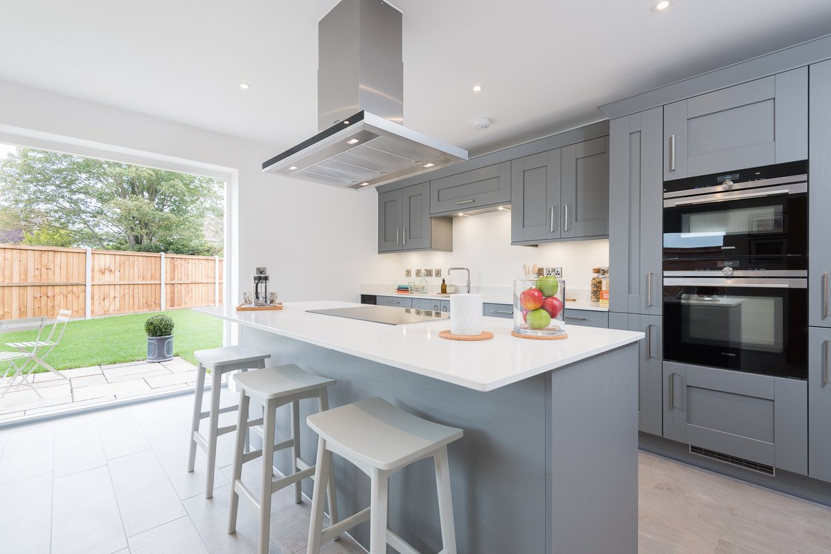 JSNewmarket's tweet photo. New Year New Home? #RegalMeadows is an attractive collection of quality homes, built to exceptionally high standards by @HeritageDevUK &amp; surrounded by plenty of green space in the picturesque countryside of West Suffolk #Kentford #Newmarket #homeofhorseracing https://t.co/xjL1g89ImJ