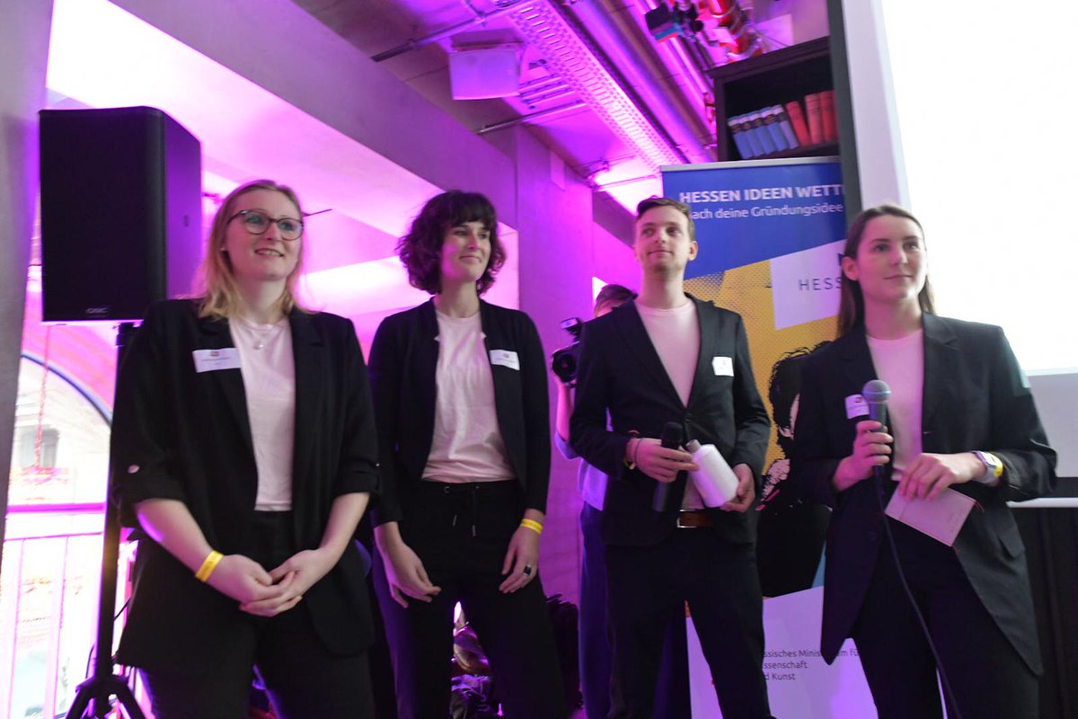 PitchClubFFM's tweet photo. Second batch at #PC20 with @aivyapp, #NAKT, #GeoEngine and #Caliberation has come to an end. Time for some refreshing drinks and the 1-on-1s between #startups and #investors. Wishing you all a successful evening!
#funding #preseed https://t.co/QXq4QQ7IF5
