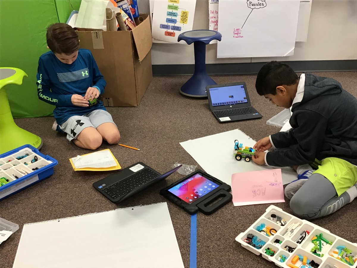 ashleyelm_gt's tweet photo. We took observations and found solutions and this helped us with building and programming cars,animals, and gyro makers. #un4gettable #FISDQUEST #Tweeteroftheday @AshleyElem @MrsSarahBedell @MrsJones_4th @LEGO_Education https://t.co/Bp27rvXR6O