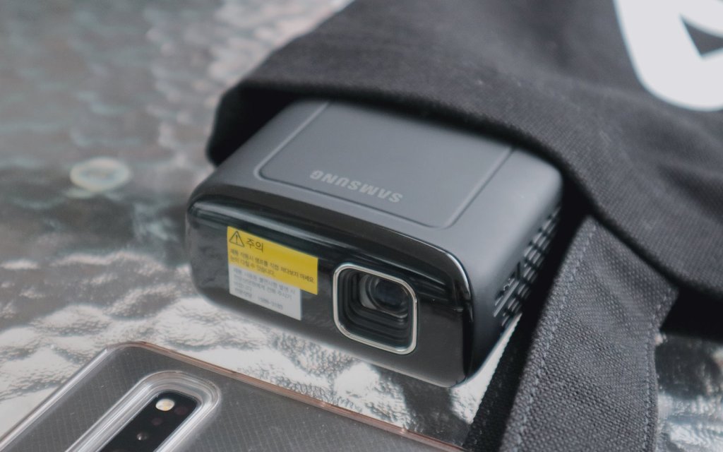 editor_square's tweet image. 삼성 스마트빔 ‘SSB-11DLWA10’ 리뷰 editorslook.com/archives/4030