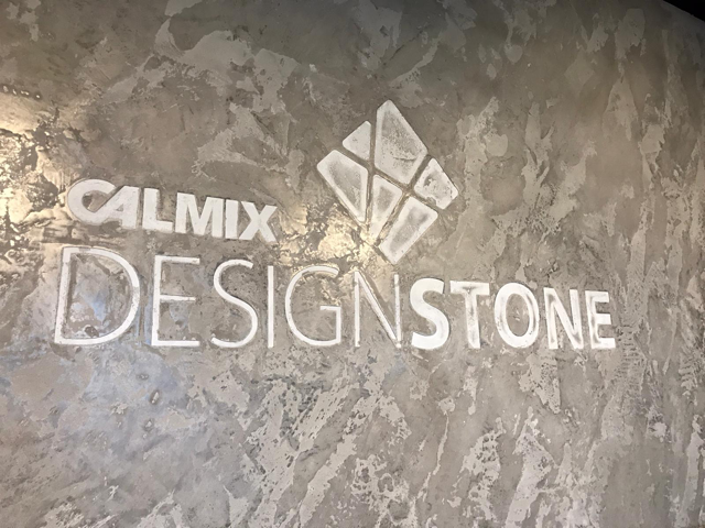 OP BEZOEK BIJ... Tri-al Afbouw. De slogan van Tri-al ‘Een goede start begint met een sterke basis’ sluit naadloos aan bij @SGA_Vakdagen en @BouwCompleet_EH. Dus tijd voor een kop koffie! Lambert en Ruth zochten #TriAl op in Mijdrecht. Lees verder: bit.ly/2FUt33A