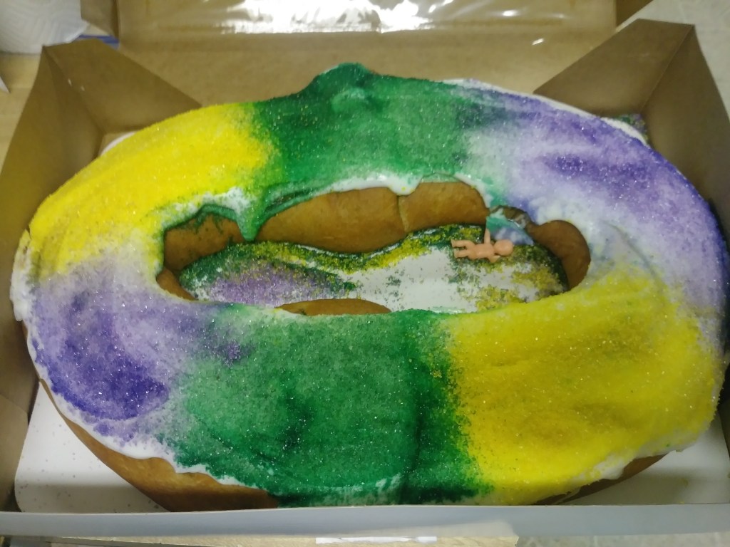 FamiliesAround's tweet photo. Wordless Wednesday – It’s King Cake Time. https://t.co/oMESbjiEhN https://t.co/uoStmRkrdO