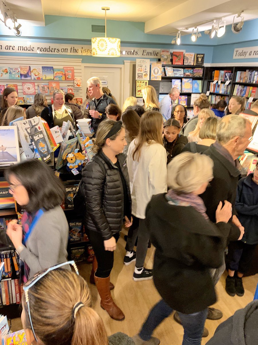 NativityLa's tweet photo. A BIG thank you to @sssp4kids, {pages} a bookstore, Dav Pilkey and Fr. John for an incredible evening of giving! Nativity School received the gift of reading; choosing beautiful books for students. We are truly #thankful and #grateful!
#sssp4kids #pagesabookstore #youaresaints https://t.co/2Uej4Vzir9