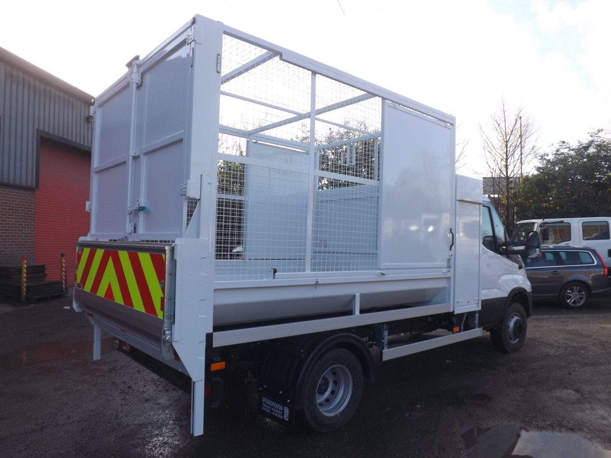 TipperBodies's tweet photo. I wonder how long this will stay clean for?? 
#pristine #sparkling #cagetipper #iveco #taillift #tipperbodies 🤩 https://t.co/1B5SvDeRDN