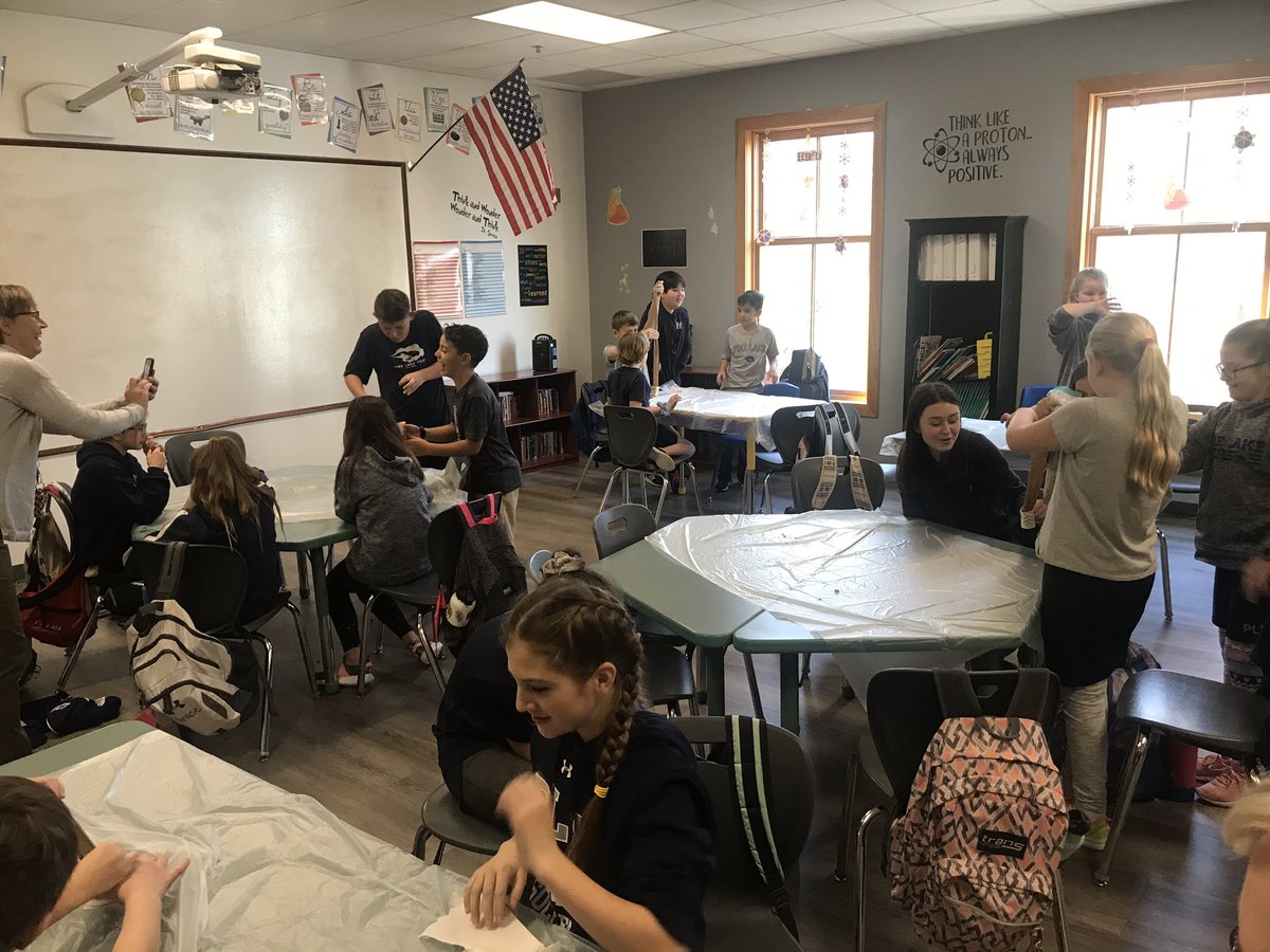 burrplp's tweet image. 5th grade science is talking about digestion and they are making 💩 #interactivelearning #verycreative #gladlunchislater @plp5thgrade @HannahBrantle13