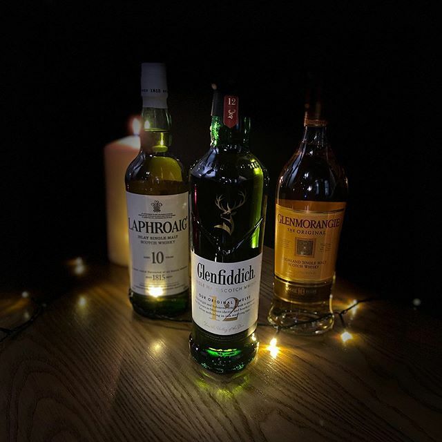 We know just the thing to warm up your taste buds during the cold winter months... come down and enjoy a glass of one of our well aged scotches. 
#glenfiddich #glemorangie #laphroaig #thecastlefarringdon