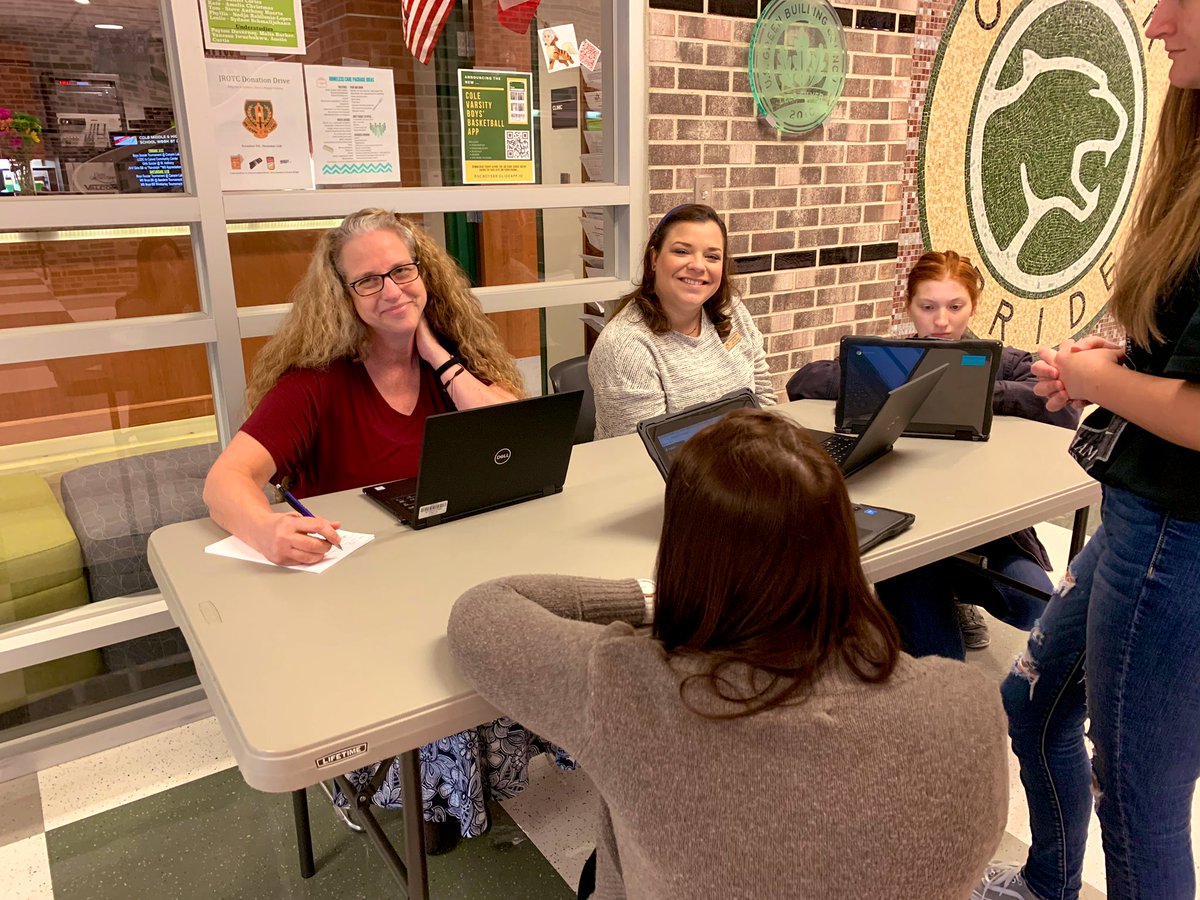 RGC_MS_HS's tweet photo. Student ability to view their grades supports self-progress monitoring. Today, our PEIMS staff is supporting students who are having trouble accessing their Ascender accounts. #developingagency https://t.co/3oBwxfjl6J