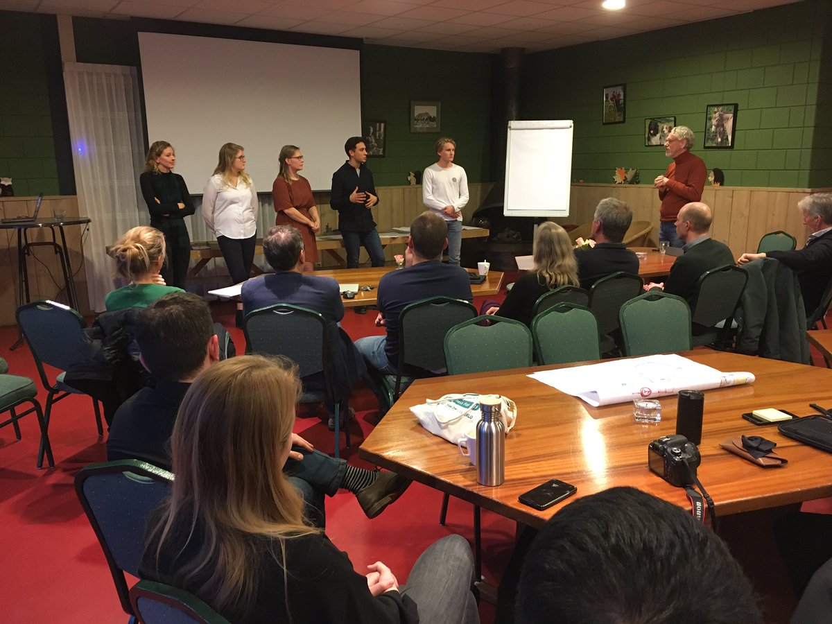 slimsteweg's tweet image. Framers have the solution, accoording to the international students of @tudelft. Energy production and consumption in the same area. Knowing where your food and energy is produceed is a chance. #proeftuinnettelhorst