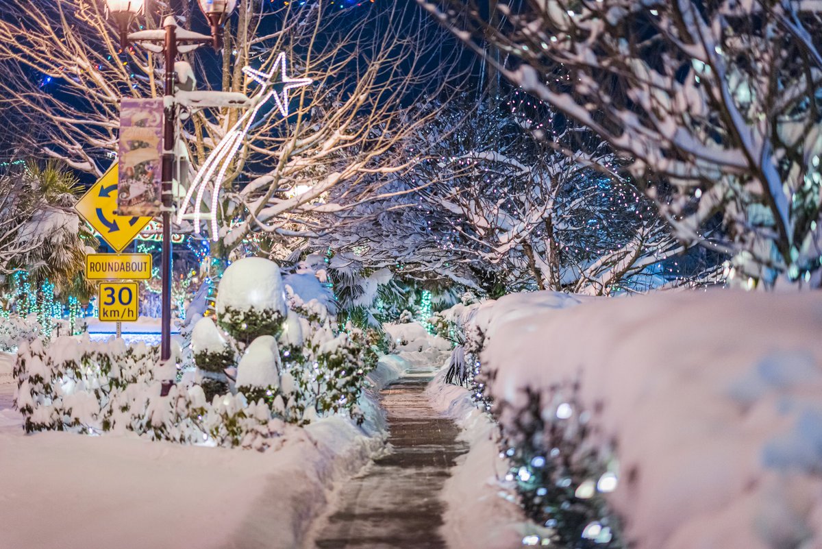 ItkasanImages's tweet photo. Langford looking so beautiful under a blanket of snow this morning #yyj #yyjsnow #yyjtraffic #bcsnow #bcstorm #victoriabc https://t.co/ATi8DalnWv