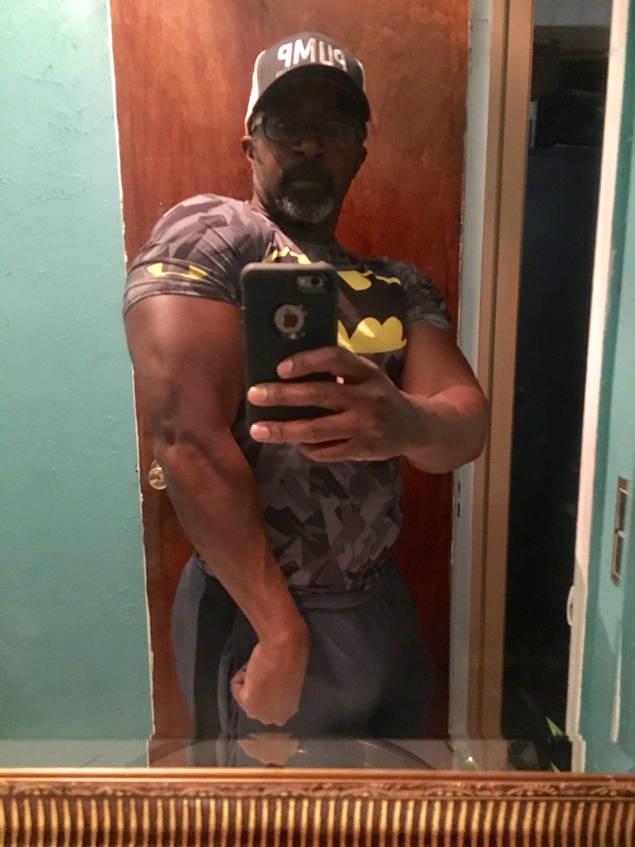 AlfredEdmondJr's tweet photo. Which body part do you love training the most? For me, it’s triceps! I hit them eight different ways, 2-3 times a week.
#TheSuccesspert #itsgoodtobeme #Godisgood #50plusandfit #iworkoutbecause #OCBMastersPro #OCB #DFAC #NGA #bodybuilding #thisishowIdoit #Trainingfor60 https://t.co/elUdS6D18j
