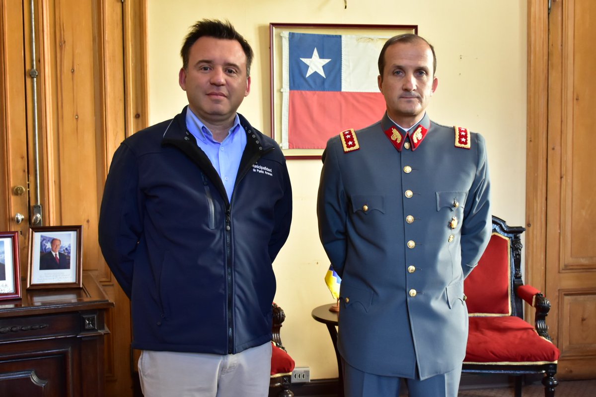 El Comandante en Jefe de la V DE, General de División Rodrigo Ventura Sancho, efectúa saludo protocolar al Gobernador de Magallanes Homero Villegas Nuñez <a href="/gobmagallanes/">Gobernación de Magallanes</a>, y al alcalde de la Ilustre Municipalidad de Punta Arenas Claudio Radonich Jiménez <a href="/munipuq/">PUNTA ARENAS</a>
