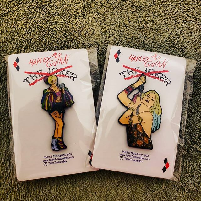 TaraTreasureBox's tweet photo. Which Harley are you taking to the movies?! Get yours today! At either Treasurebox by Tara (etsy's shop) or at Tara's treasure box.

#harleyquinn #dccomics #madlove #pins #pindrop #pinoftheday #harleyquinncosplay #harleylovesjoker #jokerandharleyquinn #g… https://t.co/CvvIG4MffT https://t.co/Qt7Zen36Hc