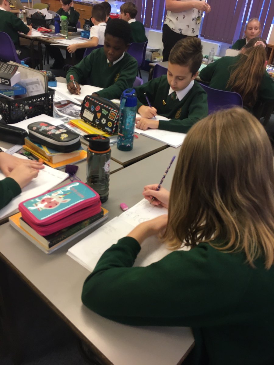A fab morning spent at Crownfield Junior School with class 6T. Very excited to see the finished designs entered for our Memoirs Through Murals project in #collierrow. #artisforeveryone