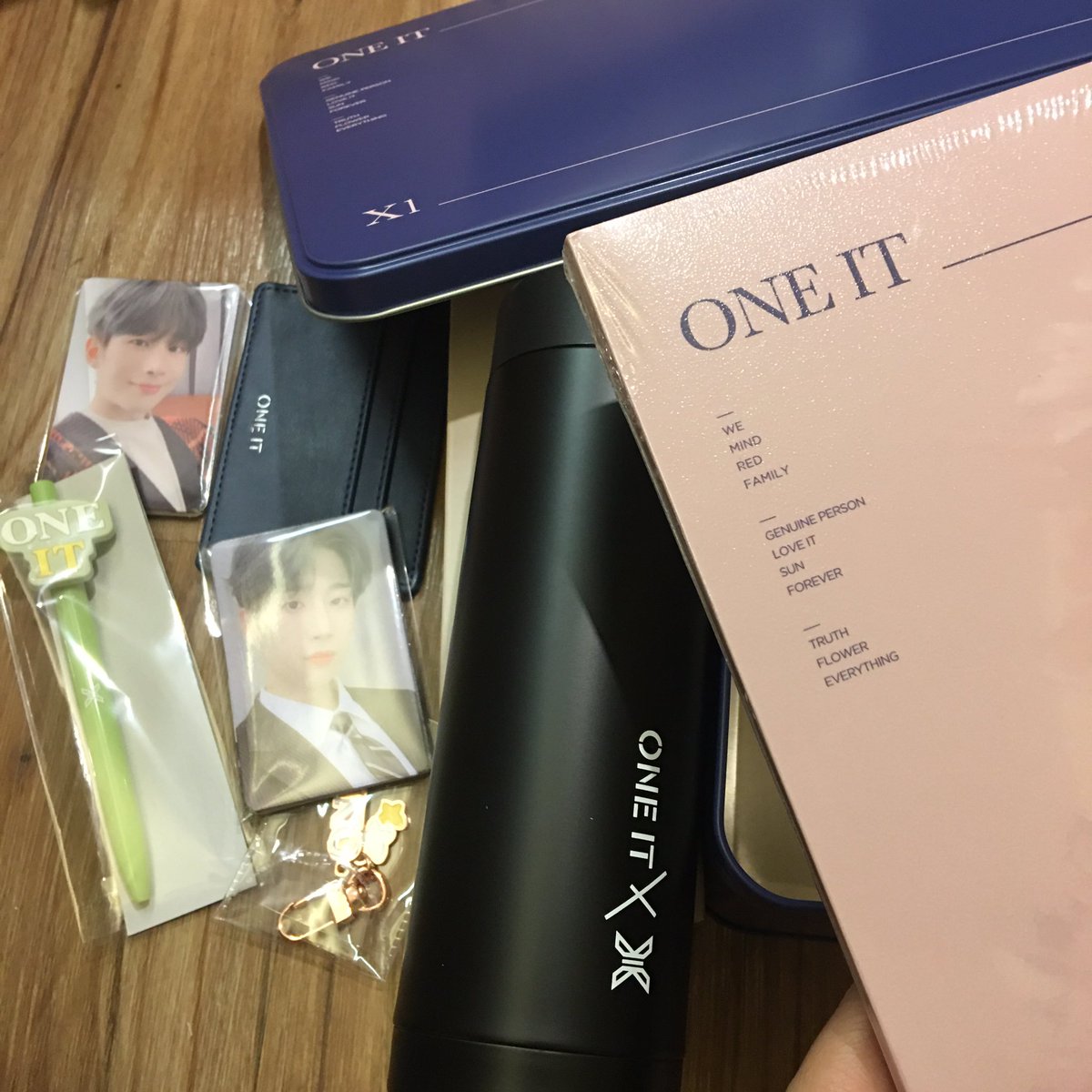 tpsohot's tweet photo. 📍ขาย #OfficialkitX1
📍แยกชิ้น/ยกเซ็ต
📍ได้ทุกอย่าง *ยกเว้นบัตร สนใจ DM
📍พร้อมส่ง
#X1_new_beginning #Newbron_X1 #ตลาดนัดX1 #ตลาดนัดproducex101 #oneitstandwithx1 #HANSEUNGWOO https://t.co/CSoFWRB6V6 https://t.co/FNDwGKTVS9