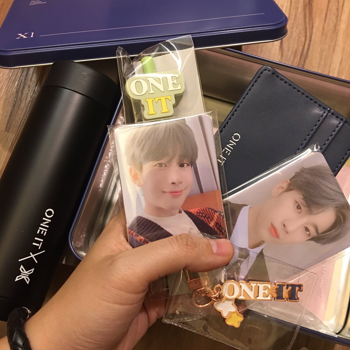 tpsohot's tweet photo. 📍ขาย #OfficialkitX1
📍แยกชิ้น/ยกเซ็ต
📍ได้ทุกอย่าง *ยกเว้นบัตร สนใจ DM
📍พร้อมส่ง
#X1_new_beginning #Newbron_X1 #ตลาดนัดX1 #ตลาดนัดproducex101 #oneitstandwithx1 #HANSEUNGWOO https://t.co/CSoFWRB6V6 https://t.co/FNDwGKTVS9