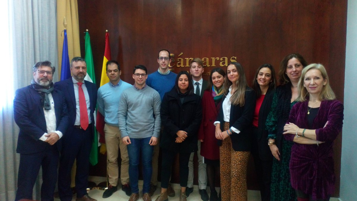 LoyolaMasteres's tweet photo. Los estudiantes del Global MBA (#GlobalMBA) y del Doble Master en Ingeniería Industrial y MBA (#MUIIND #MBA) de primer año, han realizado una visita al Consejo Andaluz de Cámaras de Comercio (@CCAndalucia). #liderazgo #posgrado #formacion #master #jesuitas #ingenieria #sevilla https://t.co/5O6NQpKJZj