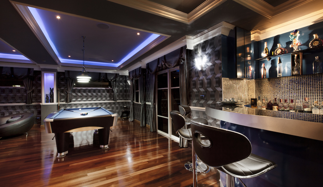 EbbandFlowGroup's tweet photo. How to Design Your Home Bar https://t.co/kJdjLJT62y https://t.co/wB4Wti0fYR