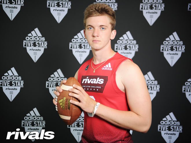 mfarrellsports's tweet photo. Does Tennessee-bound QB Harrison Bailey deserve the coveted fifth star when the final Rivals Rankings for the 2020 class are released next week? We #AskFarrell: https://t.co/4yOQ1h0mE9 https://t.co/cco37pjZJ0