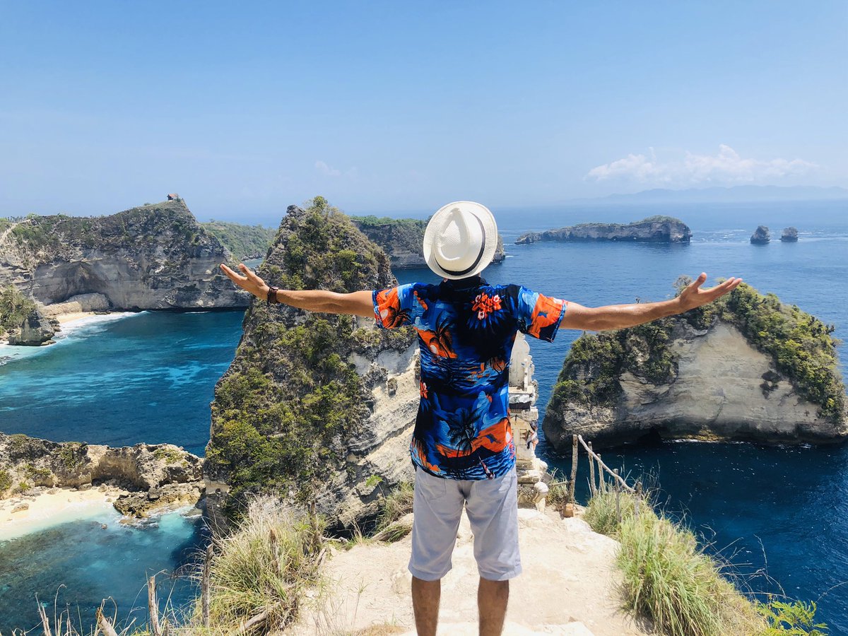 BangashOfficial's tweet photo. Paradise in Bali!
#Bali #NusaPenidaIsland #DiamondBeach https://t.co/1hlF3TB7oL