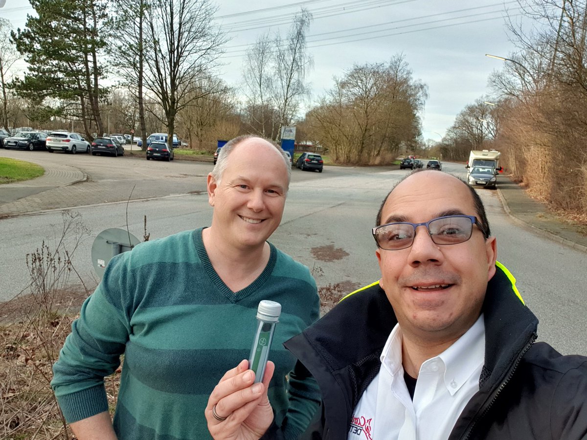 Meloquin_'s tweet photo. When your new customer reveals they cache too and there's a #geocache just by their office! #workcaching in π©πͺ https://t.co/8oJSHKsXNL
