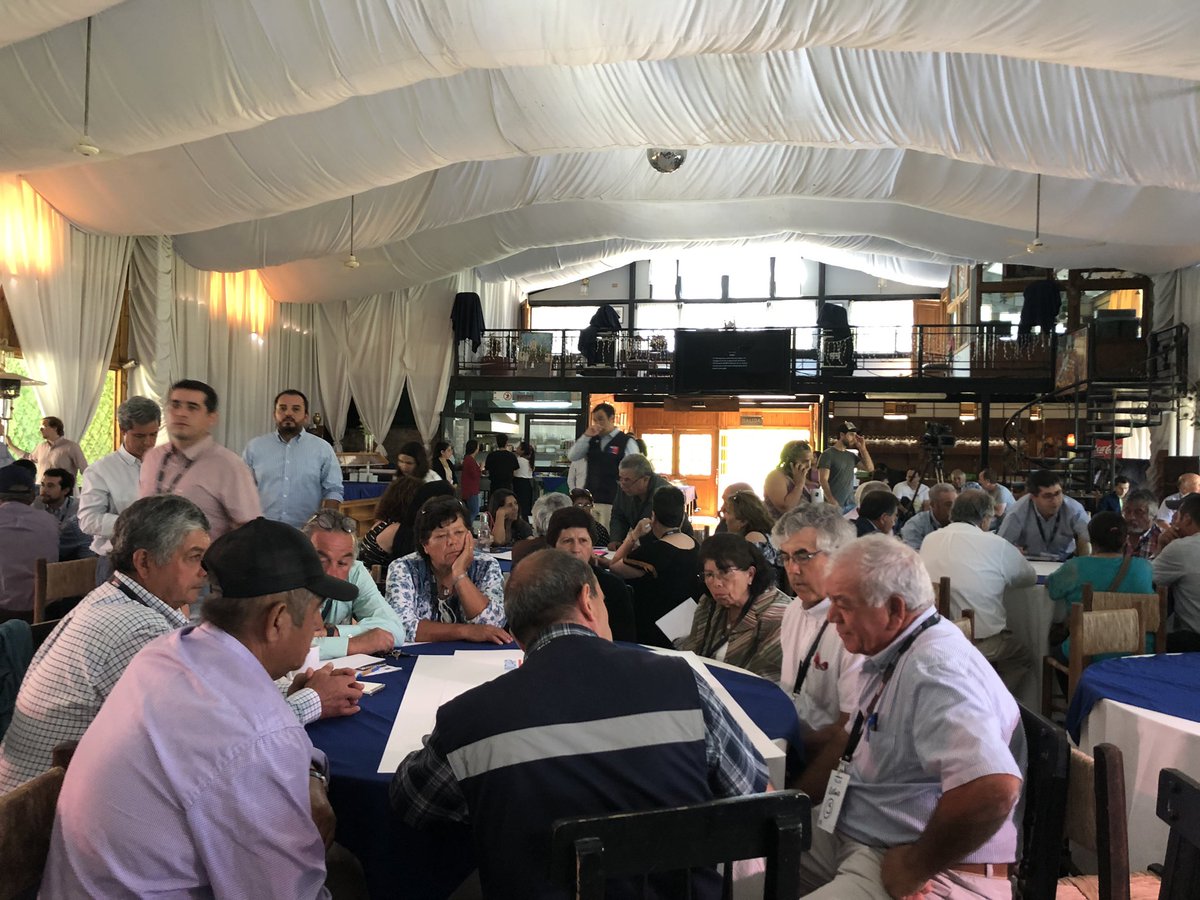 En Melipilla junto a más de 130 agricultores además de la presencia de Director Nacional <a href="/INDAP_Chile/">INDAP_Chile</a> <a href="/crecondo/">Carlos Recondo</a> en Taller Práctico de #CambioClimatico. Súper importante identificar desde el territorio las reales necesidades hídricas para desarrollar una agricultura sustentable.