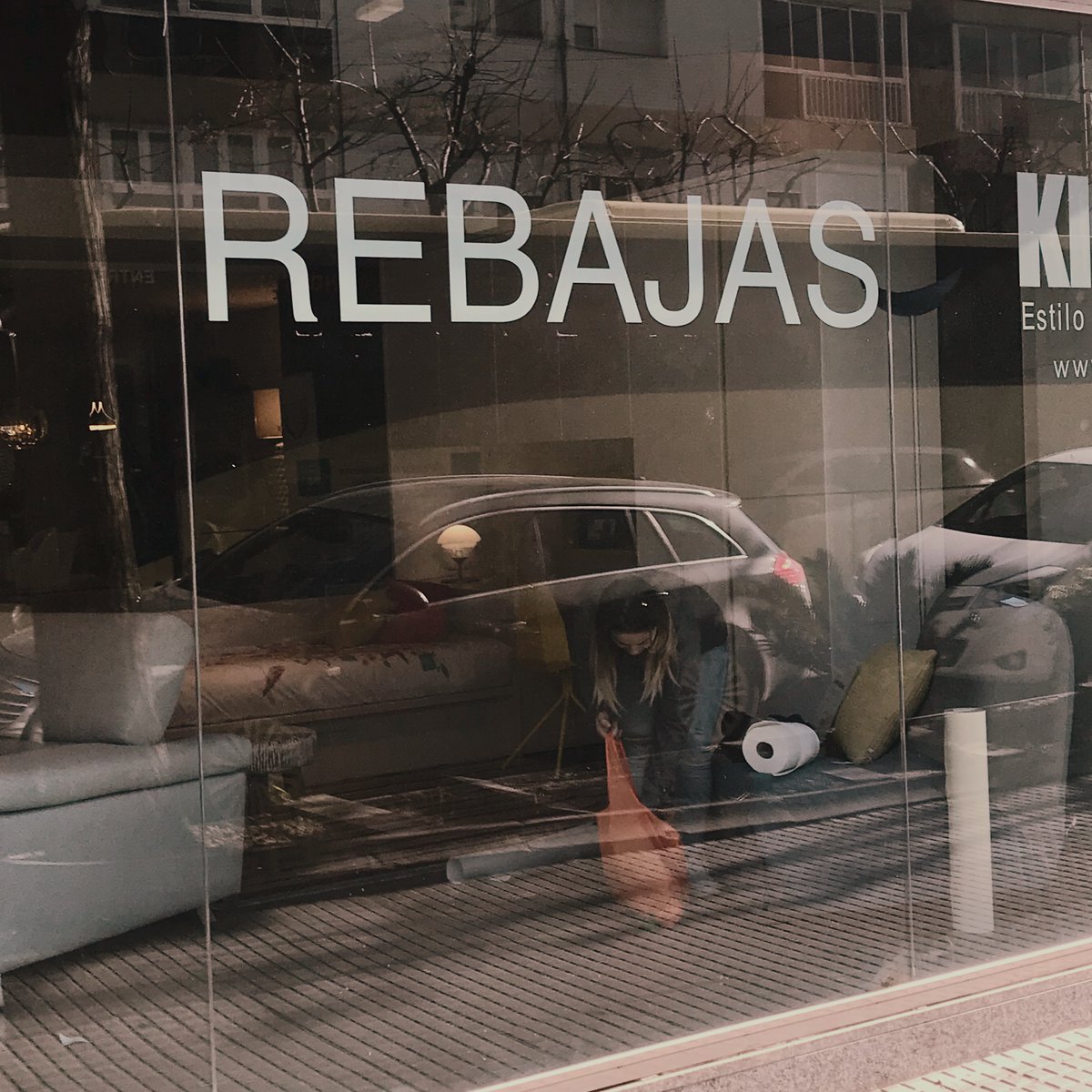 ColoramaTuMarca's tweet image. Colocar los vinilos a una altura adecuada para que tanto coches como peatones es tan importante para nuestros clientes, que escuchamos sus preferencias y les ayudamos y asesoramos en su colocación #vinilo #rotulacion #tulogo #rebajas