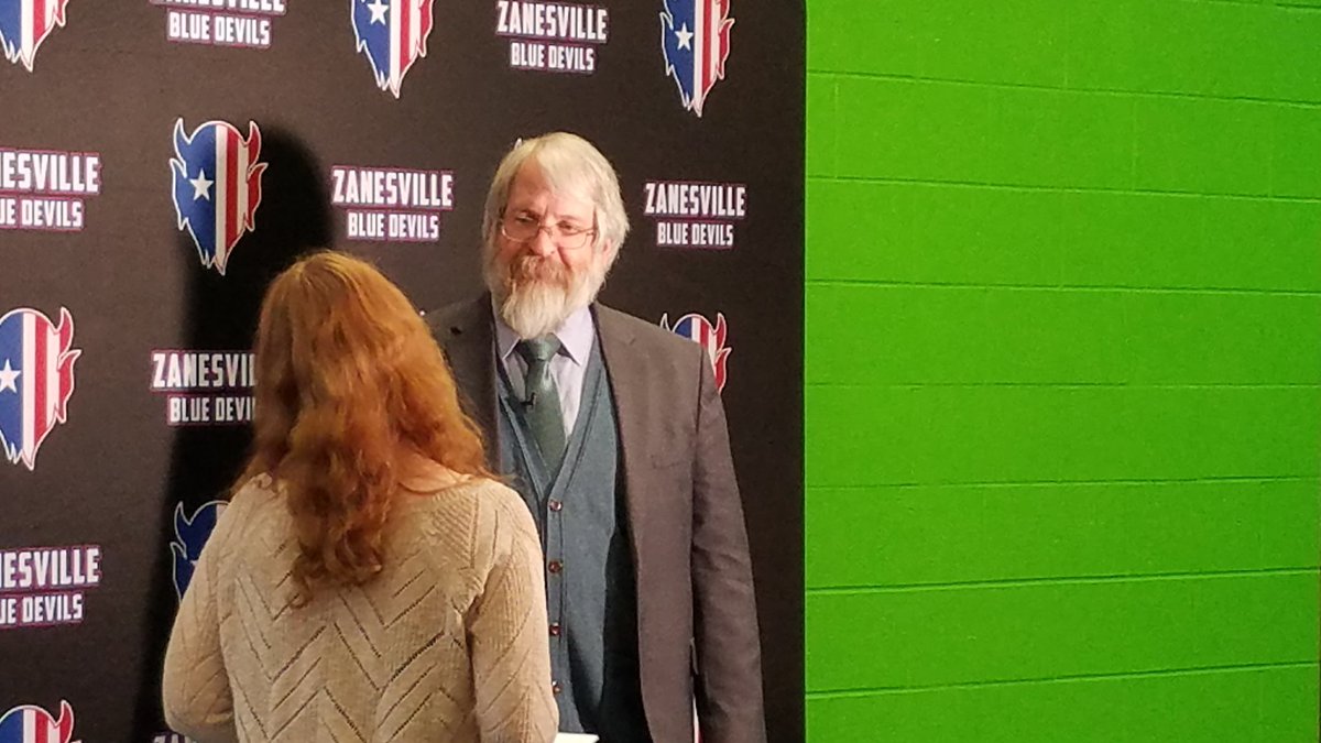 AnnettePorter8's tweet photo. ZHS Announcement class conducting an interview  with ODE Superintendent Pablo DeMaria. #BLUEPRINTFORSUCCESS #ZHS #ZHSPRINCIPAL https://t.co/wC0vMq6SuV