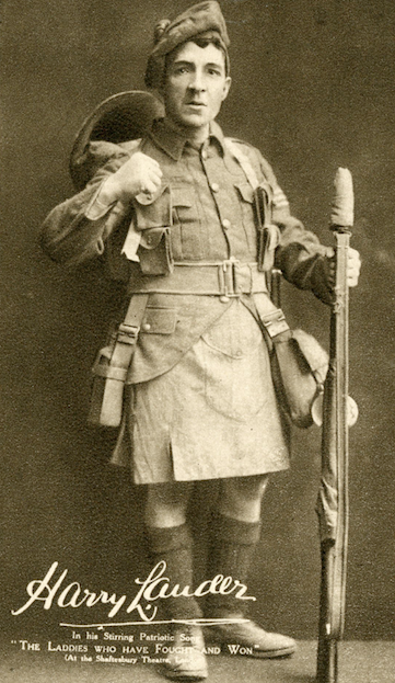 fossroger's tweet image. early 1917: Harry Lauder says he wants to "sing for the boys on the frontlines who are in the thick of the struggle with the Hun.” So with War Office support he tours the war-ravaged countryside, often performing accompanied by live shell-fire.
@TheHistoryPress 
@jykp 
@RealFWW