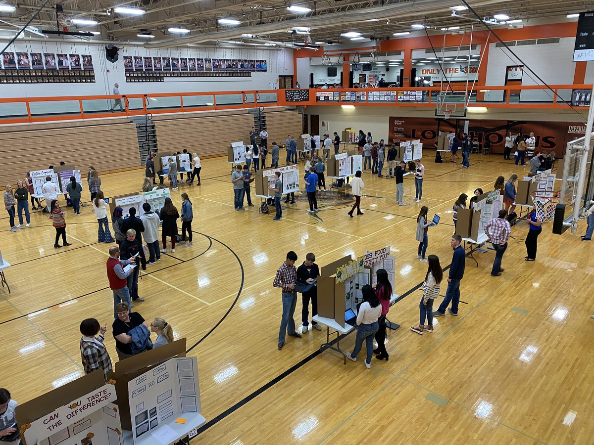 CCSLechtenberg's tweet photo. CCS Science Fair 2020 underway! Feel free to come visit, open until 11:30! @ccs_longhorns  #chasecopride https://t.co/ZXv5He8RtB