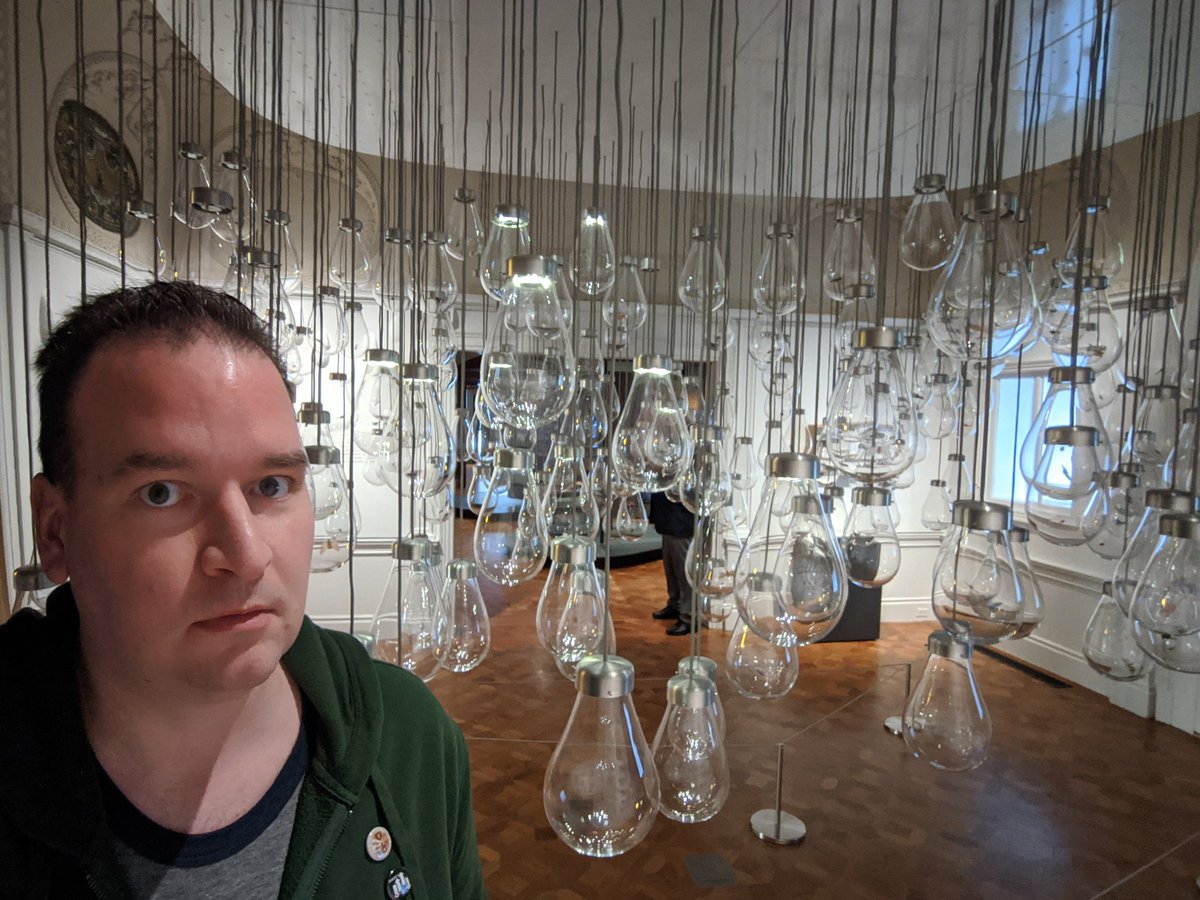 smailtronic's tweet image. Starting #MuseumSelfieDay off at @cooperhewitt. #ImmersionRoom #DesignBuildsTrust