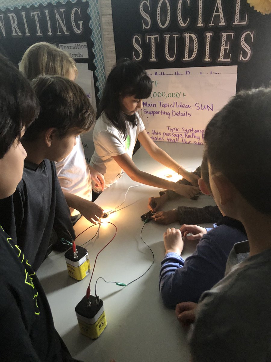 MissLimTCE's tweet photo. 4A had so much fun learning about electricity with Dr.D! 💡🧲🔋#tce4th #BetterTogether #hightechhightouch https://t.co/k2QizY1hgp