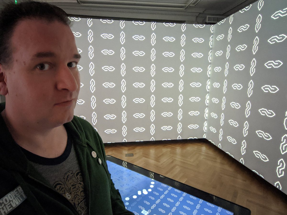 smailtronic's tweet image. Starting #MuseumSelfieDay off at @cooperhewitt. #ImmersionRoom #DesignBuildsTrust