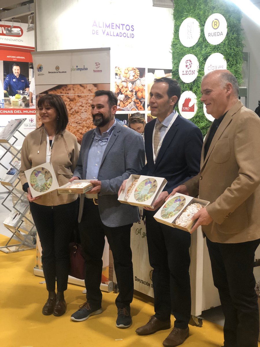 FECOSVA's tweet photo. 🍰hoy se ha presentado #Valadar  en @madridfusion de la mano de @alimentosVALL en el stand de la @Dip_Va.👏👏👏👏👏 https://t.co/JuPyB2pE6G