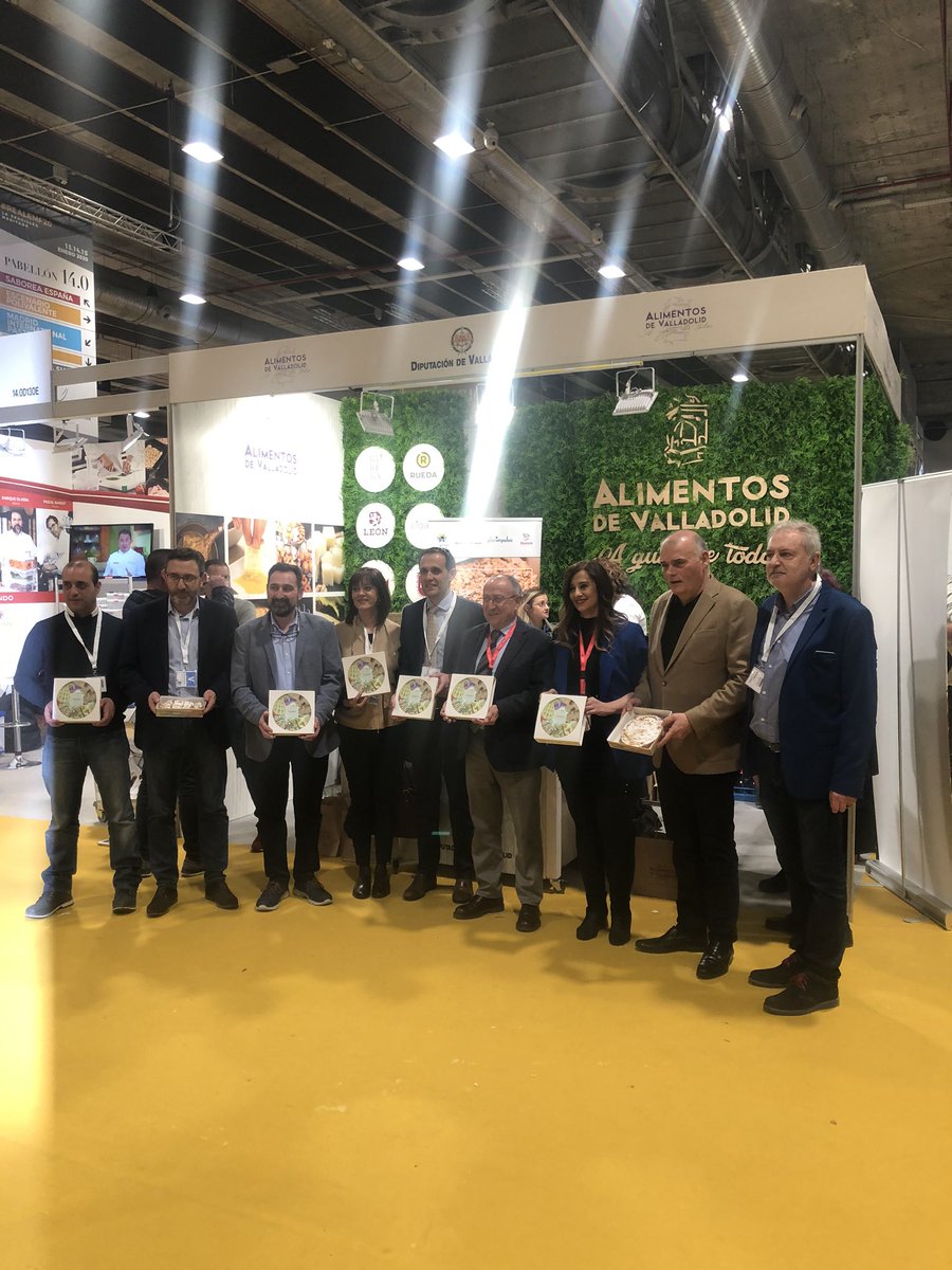 FECOSVA's tweet photo. 🍰hoy se ha presentado #Valadar  en @madridfusion de la mano de @alimentosVALL en el stand de la @Dip_Va.👏👏👏👏👏 https://t.co/JuPyB2pE6G